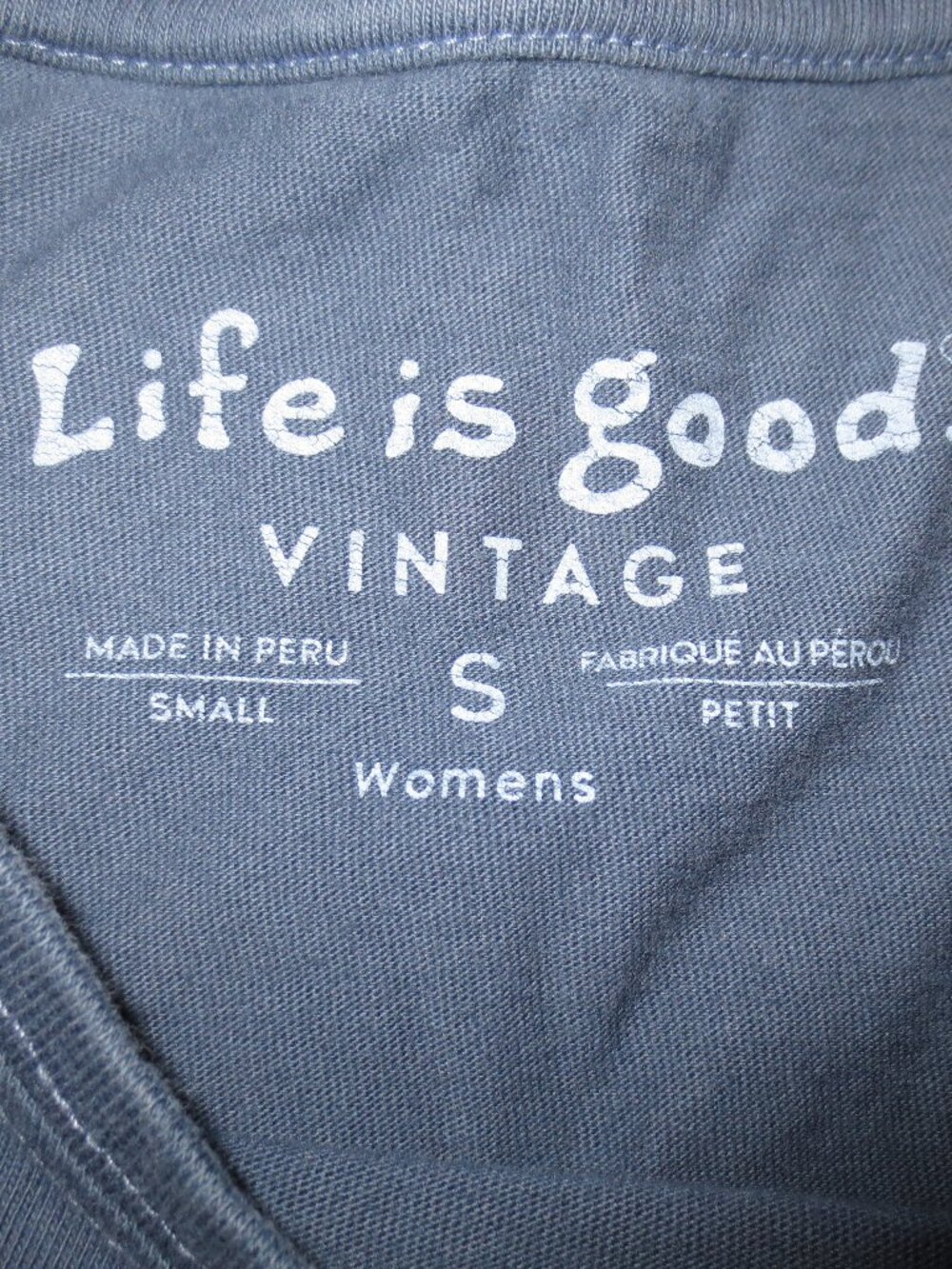 LIFE IS GOOD womens T-SHIRT navy blue SNOWFLAKE vintage CREW NECK SIZE S - Picture 3 of 8